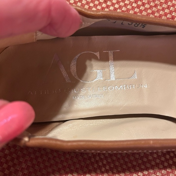 AGL Brown and Black Flats with Cream Accents - Picture 4 of 6